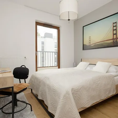 شقة With Parking And Balcony In Mokotow By Renters