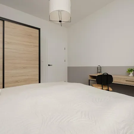 شقة With Parking And Balcony In Mokotow By Renters *