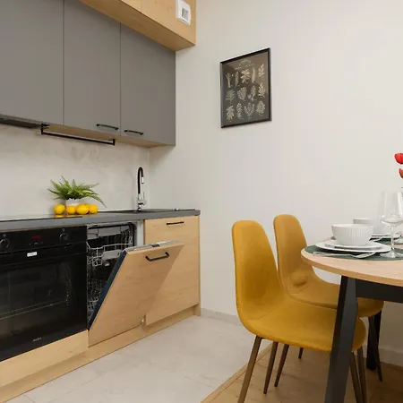 With Parking And Balcony In Mokotow By Renters