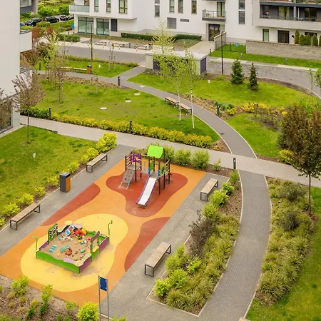 With Parking And Balcony In Mokotow By Renters Warschau