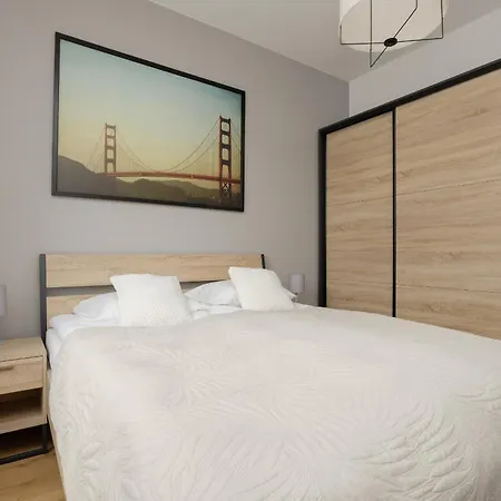 公寓 With Parking And Balcony In Mokotow By Renters