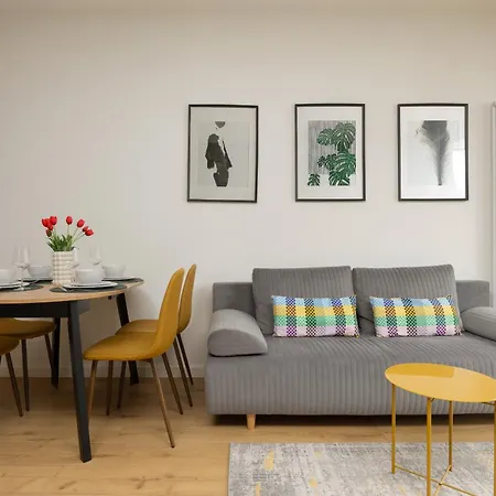 With Parking And Balcony In Mokotow By Renters 华沙